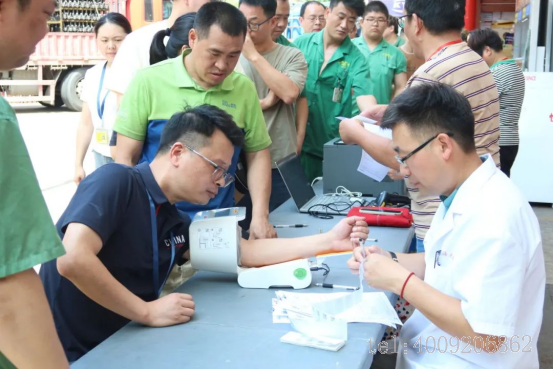 點滴聚愛心，公司組織開展公益獻血活動(圖2)